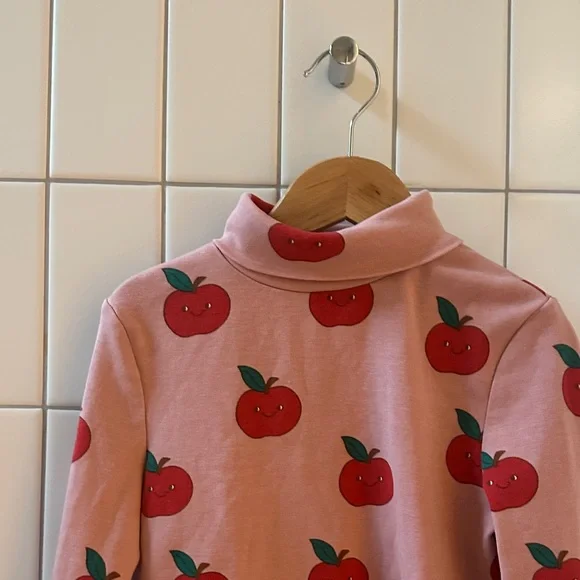 EUC Mini Boden Apple Print turtleneck, super cute size 7-8. - Picture 6 of 7